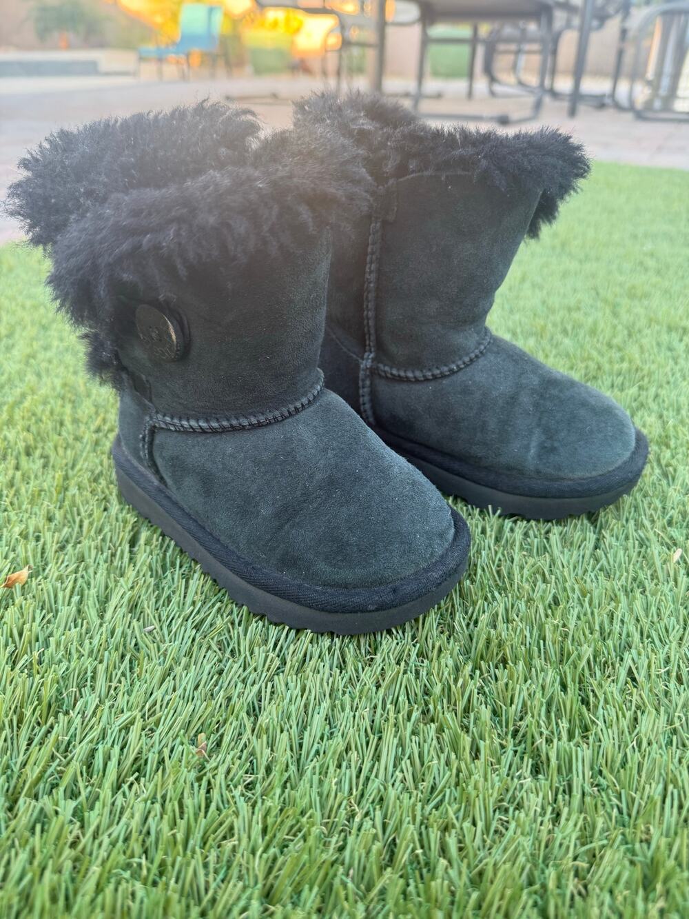 UGG Bailey Bow Boots Kids Sz 8 Chestnut Suede Sheepskin Winter Boots